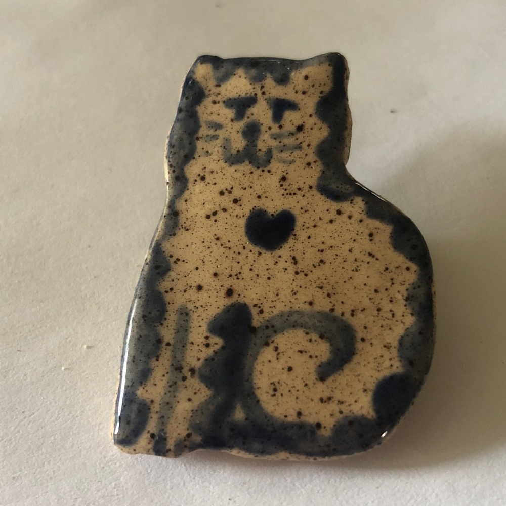 Vintage cat tile brooch made in 1992/